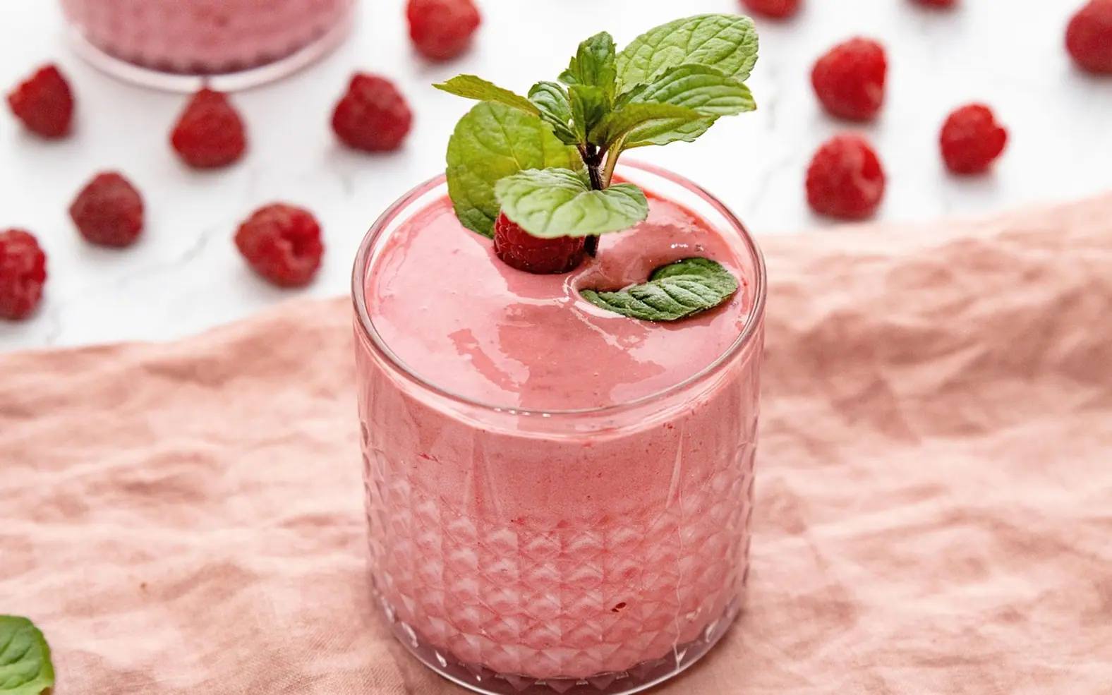 Smoothie, juice and raspberries
