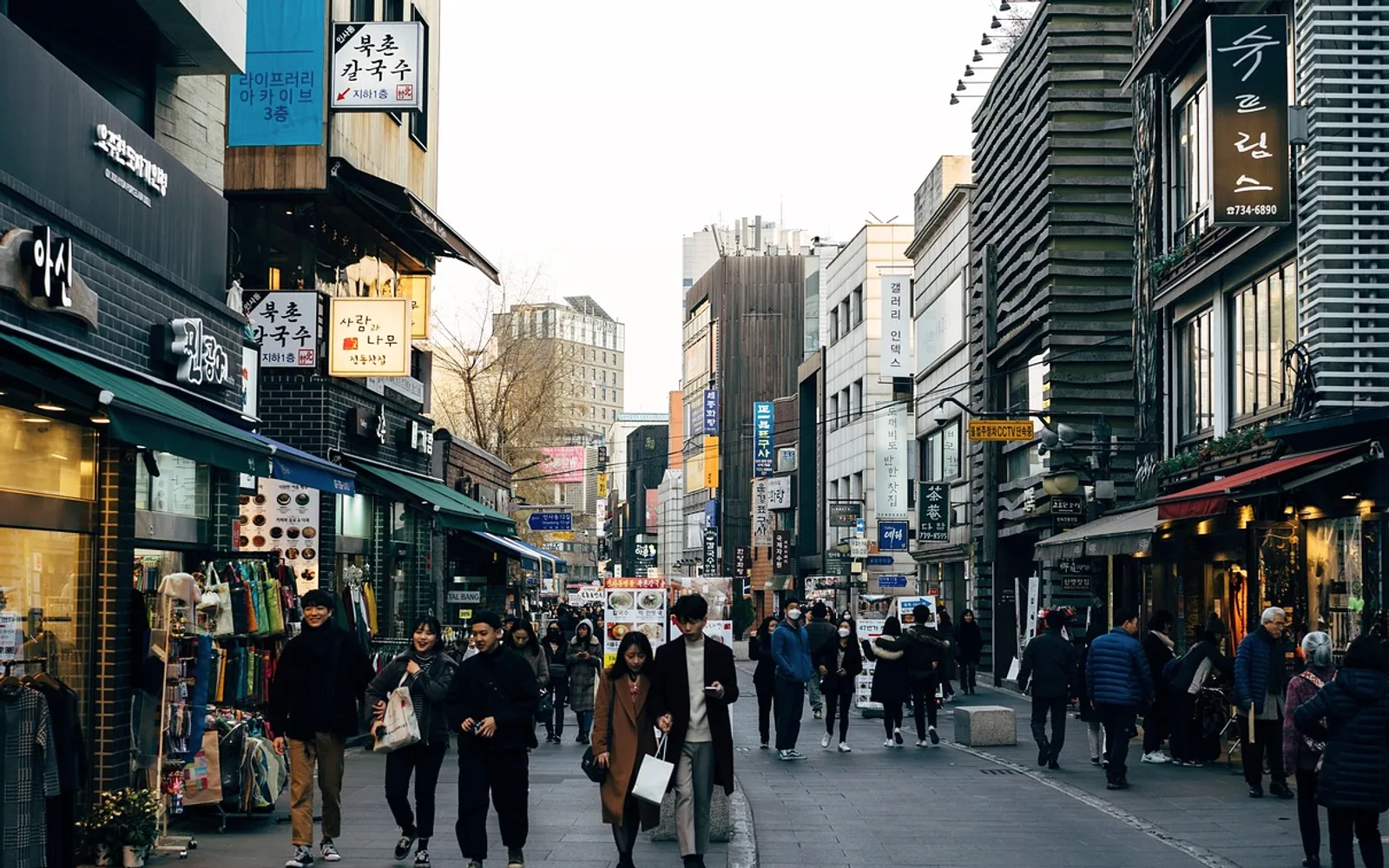 Shopping, road and businesses